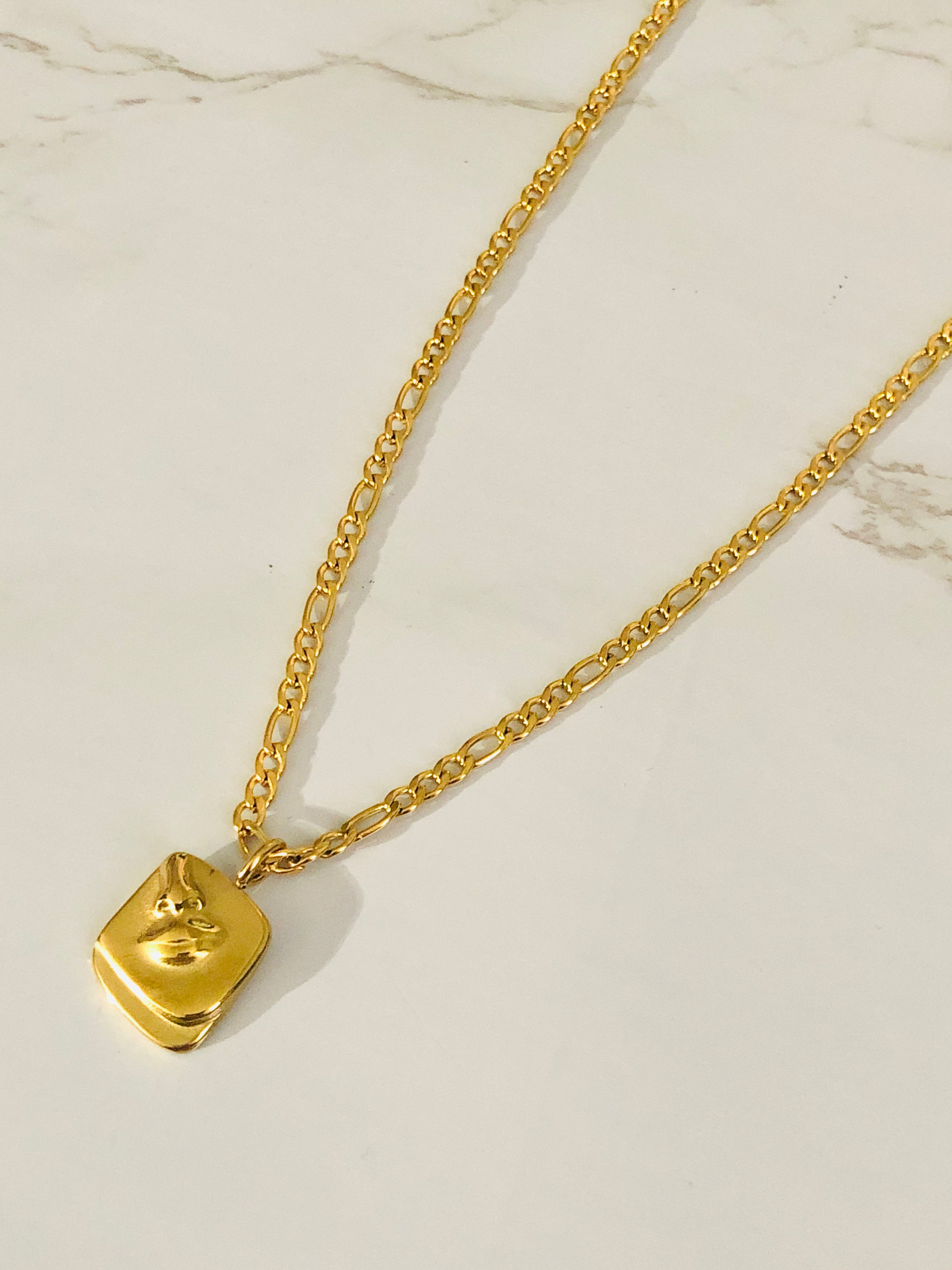 Alluring Face Sculpture Necklace - Minimalist Collection